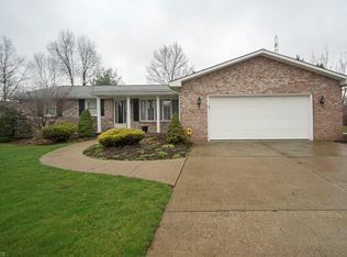 5094 Oakridge Dr, Louisville, OH 44641
