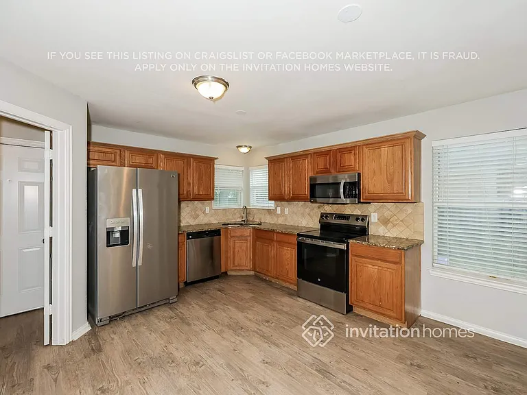 823 Yellowstone Dr — Photo 9