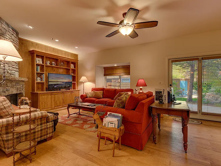120 Country Club Dr #45 — Photo 3