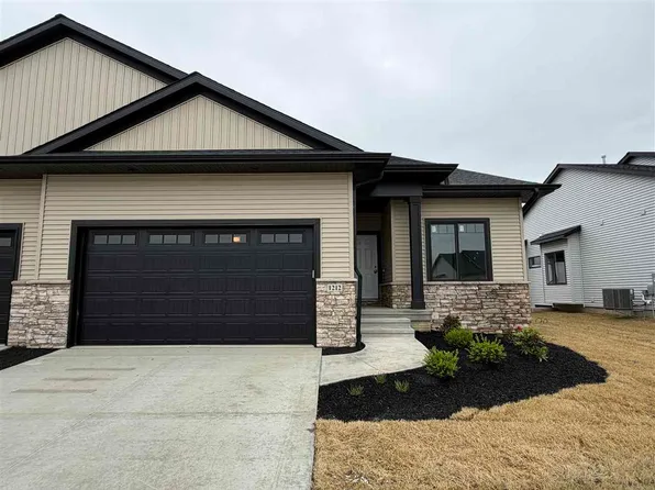1212 Berkshire Ln, North Liberty, IA 52317