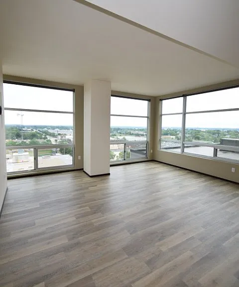 Galaxie High Rise Apartments — Photo 210