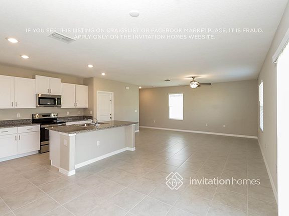 4th image of 2262 Treesdale Ave