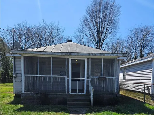 313 Duke St, Suffolk, VA 23434