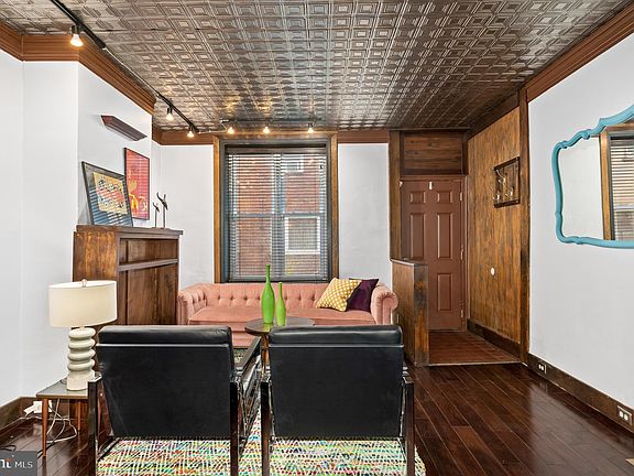 5th image of 2638 S Rosewood St