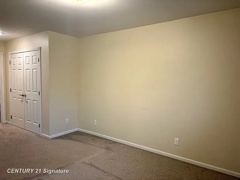 6030-6032 Canton Dr — Photo 8