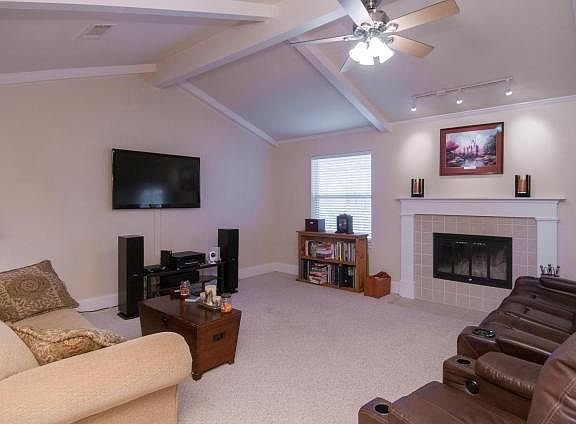 2nd image of 5657 Woodcrest Dr