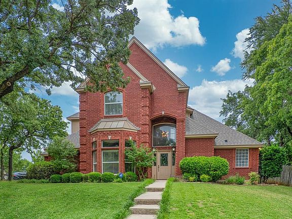 2nd image of 1 Shady Oaks Ct
