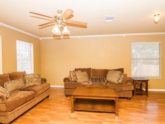 4th image of 1413 Garden Path Dr