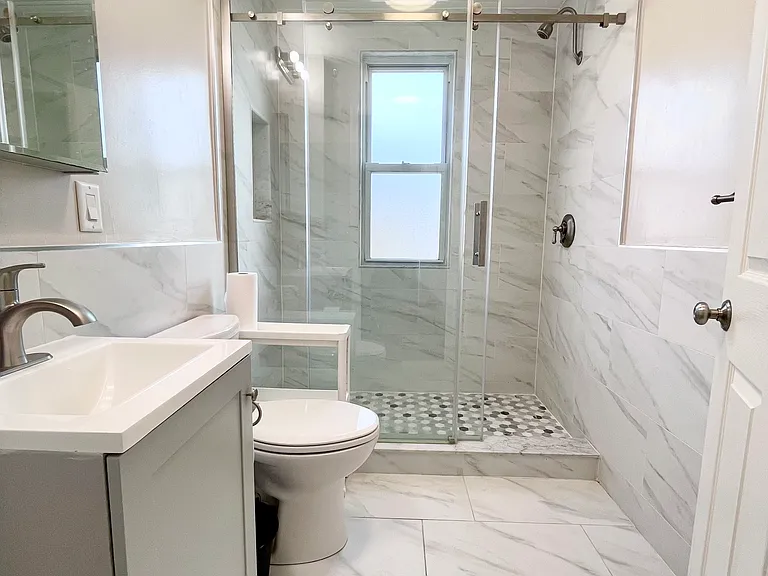 518 Pleasant St #2 — Photo 6