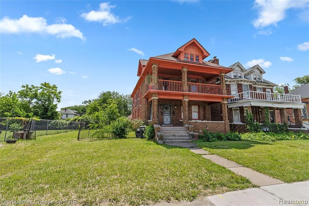 2 bed, 1.0 bath, 1250 sqft, $1,250 — Photo 2