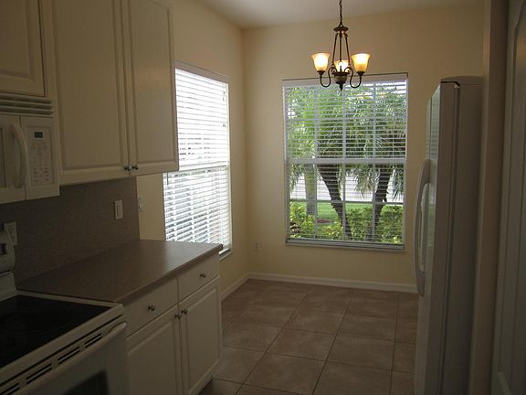 3rd image of 11052 SW Dunhill Ct