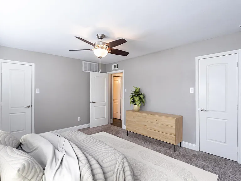 Stratford House Apartments — Photo 4