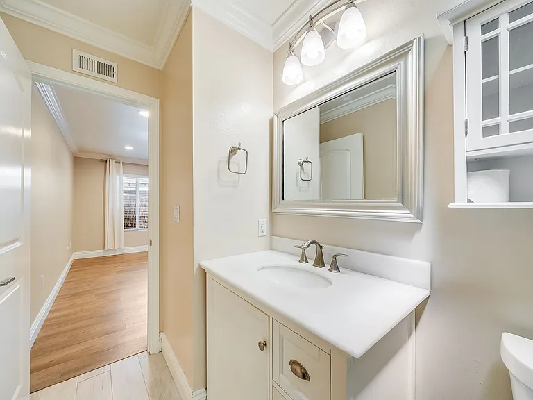 2733 W Keller Ave #1 — Photo 29