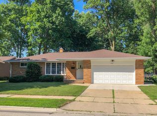 1078 Raleigh St, Green Bay, WI 54304