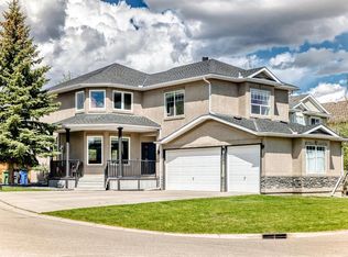 135 W Crystalridge Ct, Okotoks, AB T1S 1X7