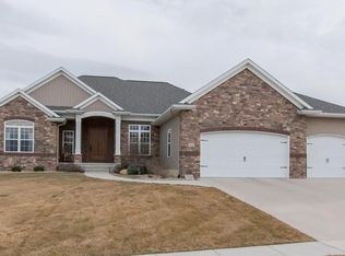 5245 Elderton Dr, Marion, IA 52302