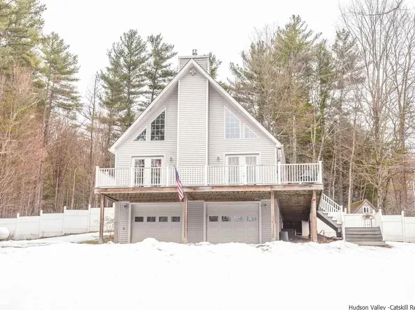 51 Old Powder Mill Rd, Saugerties, NY 12477