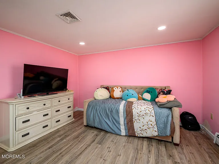 570 Eltone Rd — Photo 12