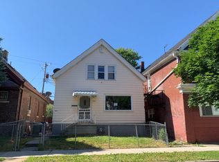 1835 W Rogers St, Milwaukee, WI 53204