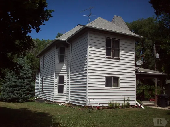 29 5th St NW, Le Mars, IA 51031