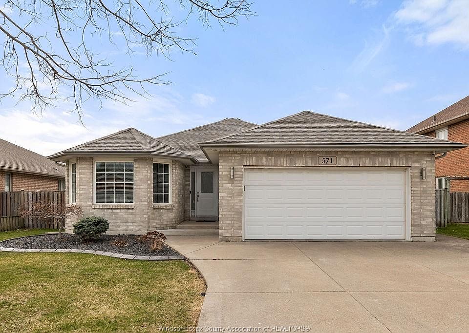 1st image of 571 Banwell Rd