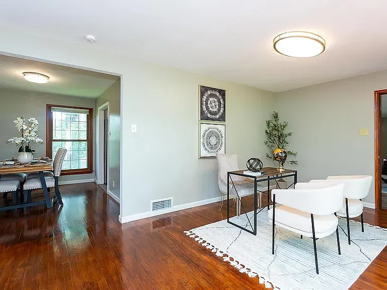 2 bed, 1250 sqft, $2,000 — Photo 2