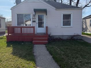24593 Wilmot Ave, Eastpointe, MI 48021