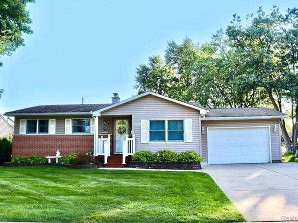 5188 Helmsley Dr, Swartz Creek, MI 48473