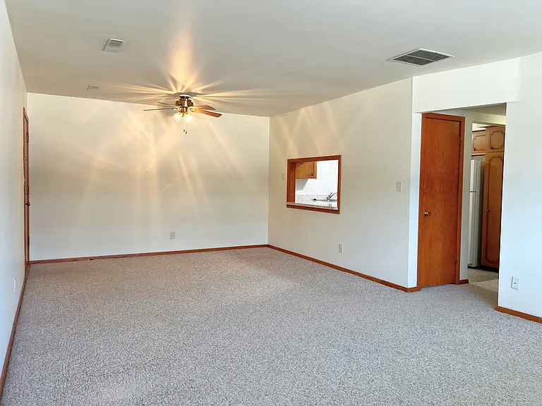 418 N 1st St #9 — Photo 5