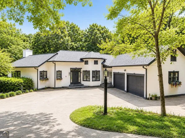 890 Pine Grove Pointe Dr, Roswell, GA 30075