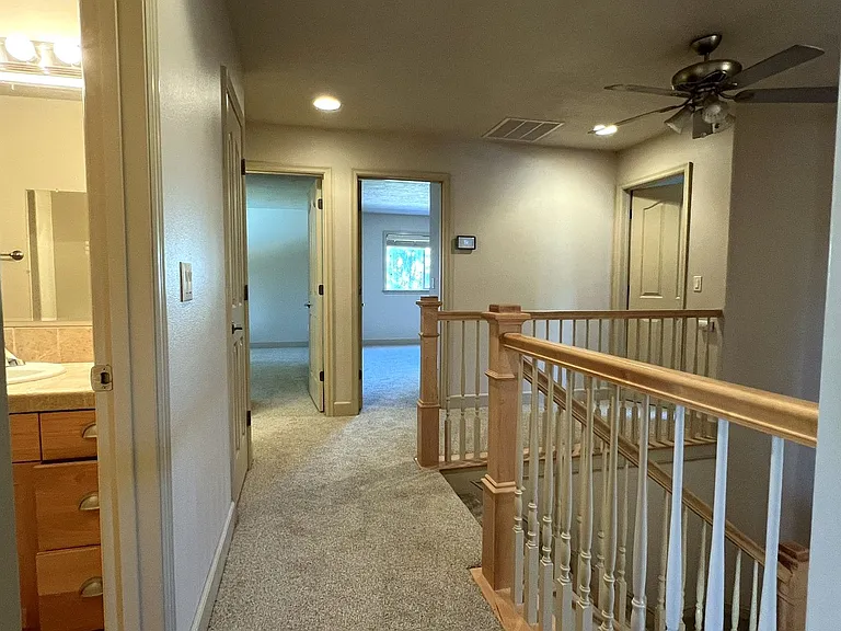 811 E Knoll Ct — Photo 27
