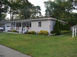 31 W Laurel Dr, Somers Point, NJ 08244