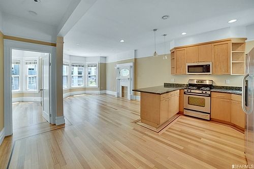 4th image of 1040 Pine St #C