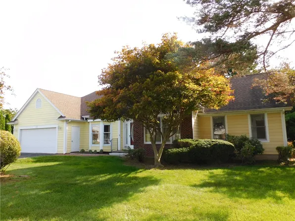 102 White Rabbit Trl, Rochester, NY 14612