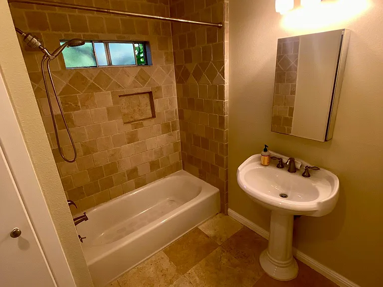 11647 Ayres Ave — Photo 8