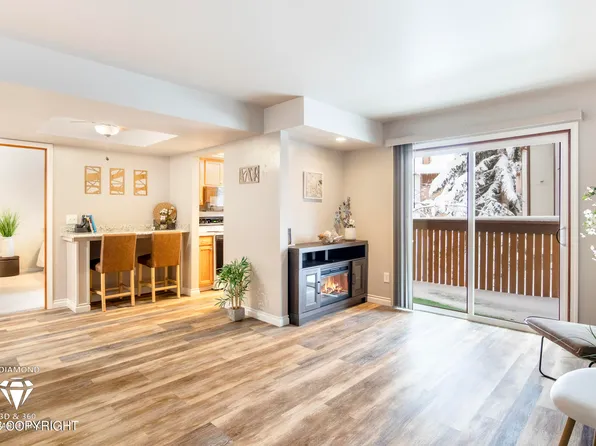 7312 Huntsmen Cir #17-B, Anchorage, AK 99518