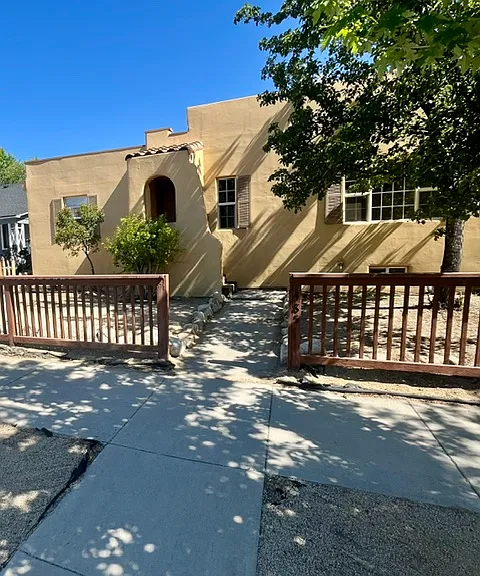 485 E Taylor St — Photo 1