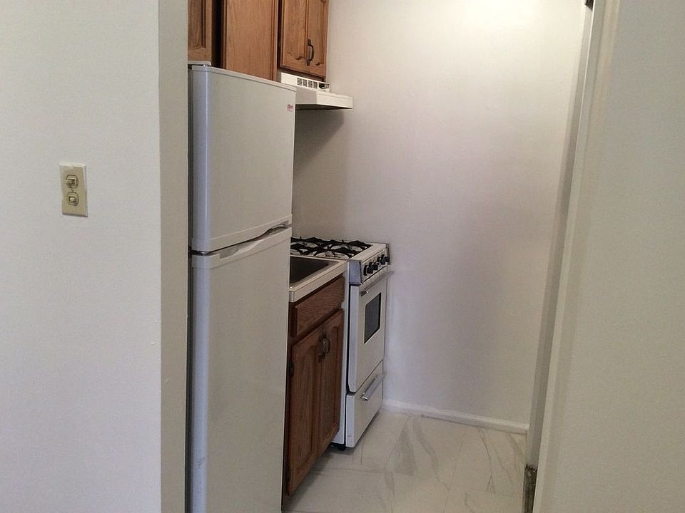 1st image of 115 8th Ave APT 6