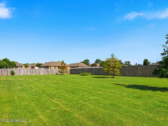 4th image of 276 Rockbridge Dr