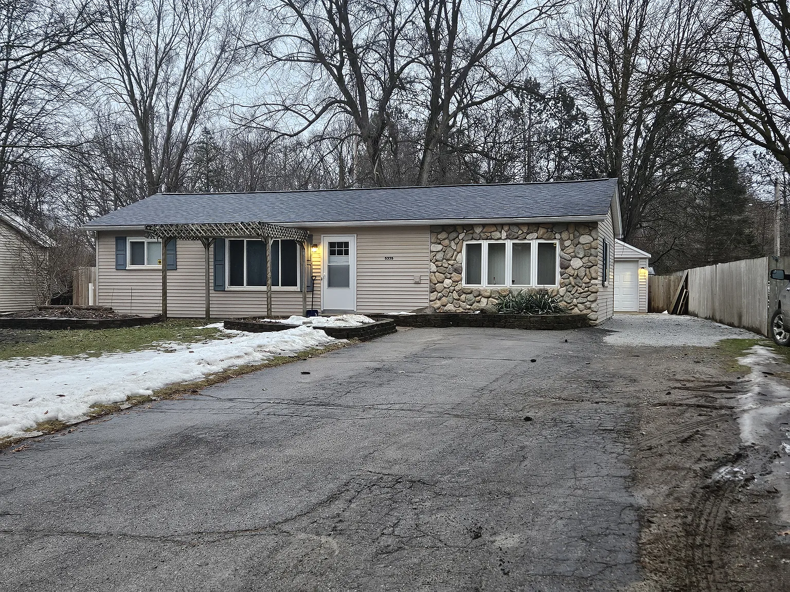 5335 Rohr Rd photo 1