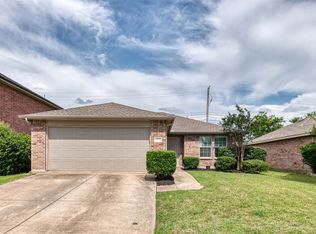 9020 Noontide Dr, Fort Worth, TX 76179