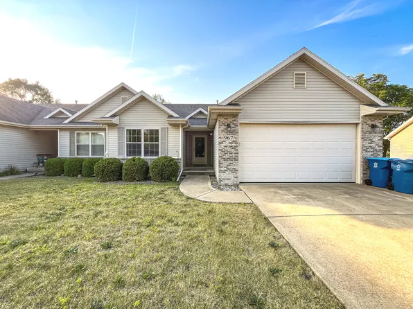 967 Brown Dr, Momence, IL 60954