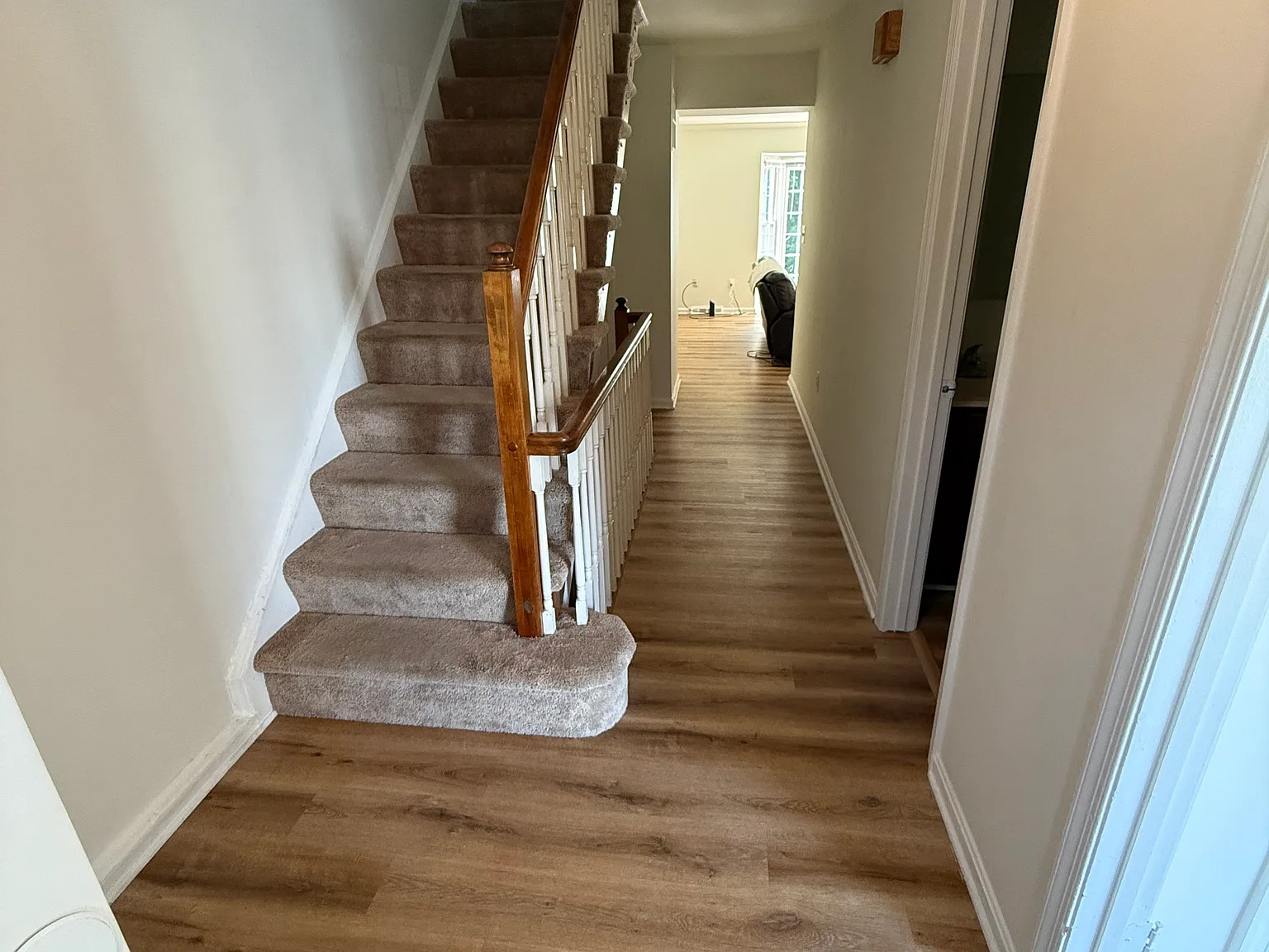 3 bed, 1952 sqft, $1,250 — Photo 2