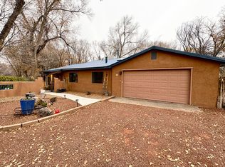111 Ranchitos Rd, Corrales, NM 87048