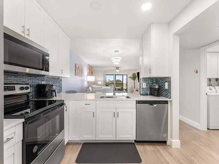 14500 Stirling Way #403 — Photo 8