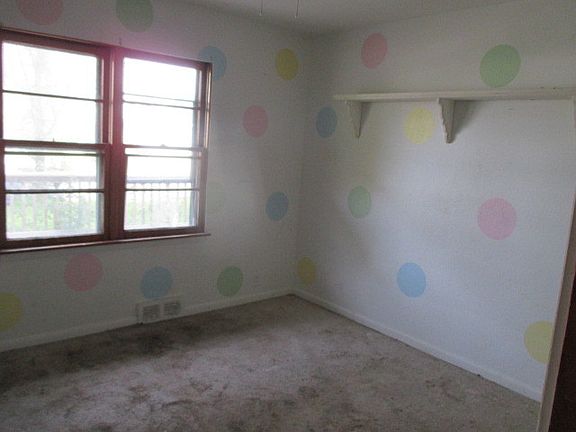 5th image of 321 S Margaret St