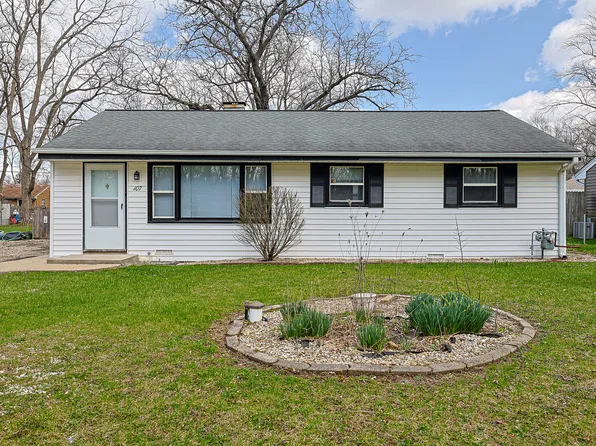 107 Georgine St, Crystal Lake, IL 60014