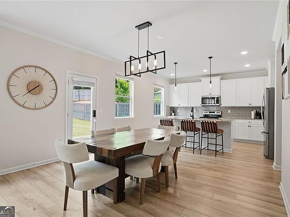 2nd image of 631 River Gardens Dr SE