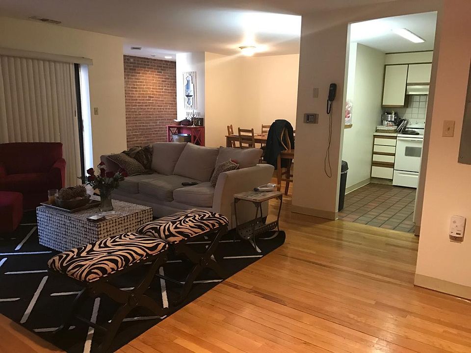 2nd image of 103 Gainsborough St #802
