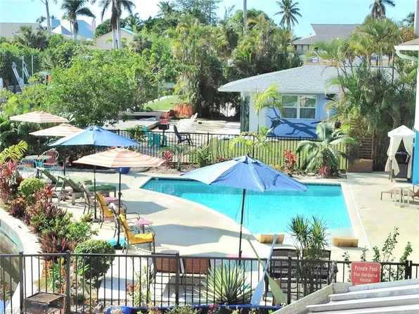 2840 Shoreview Dr #7, Naples, FL 34112